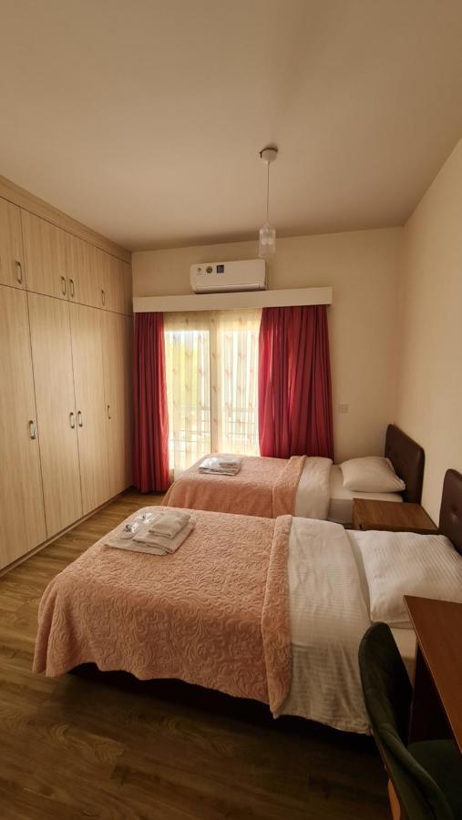 Oytam Apt Nikosia Exterior foto